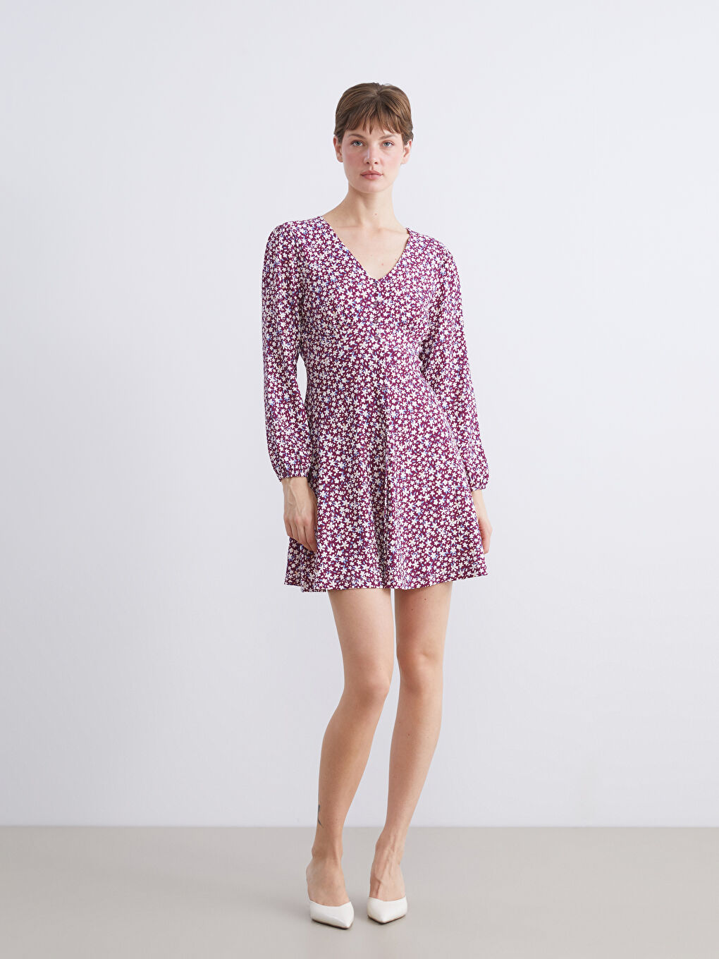 Bordo V Yaka Çiçekli Mini Elbise-1