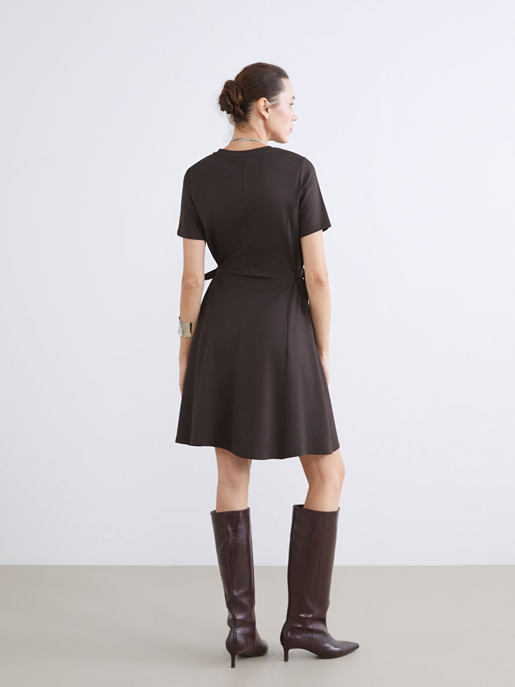 Crew Neck Fitted Waist Dress-3