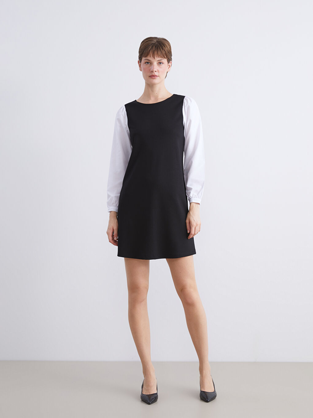 Siyah Bisiklet Yaka Mini Elbise