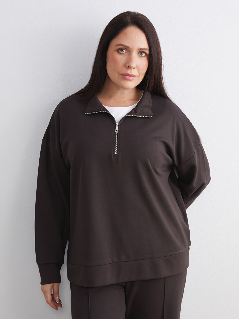 Kahverengi Dik Yaka Kadın Sweatshirt-1