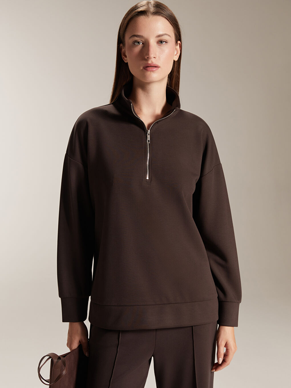 Kahverengi Dik Yaka Kadın Sweatshirt-3