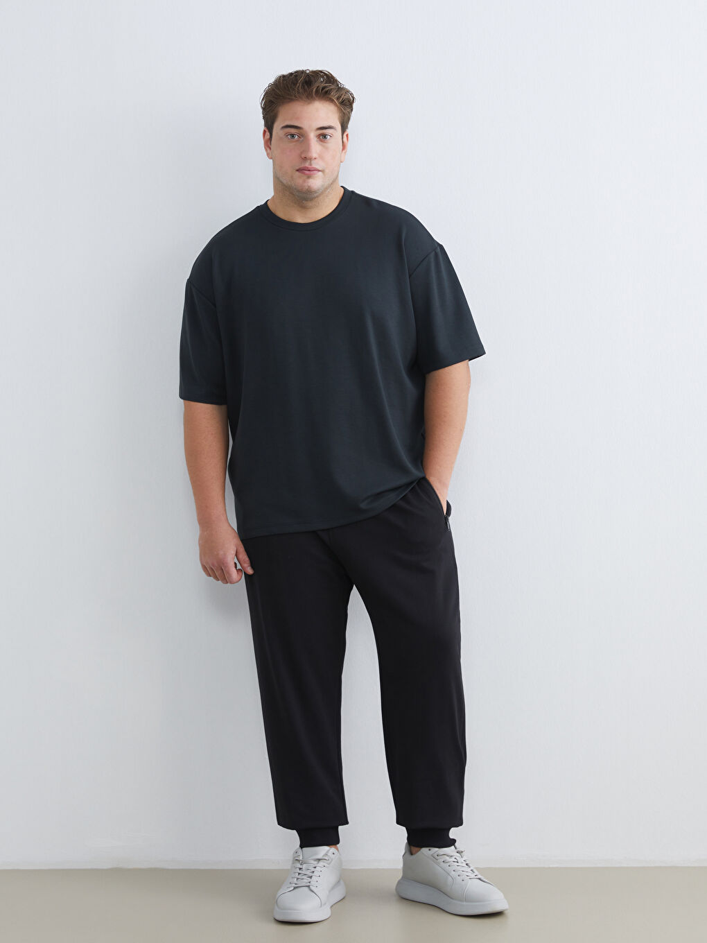 Siyah Standart Kalıp Erkek Jogger Eşofman Altı-2