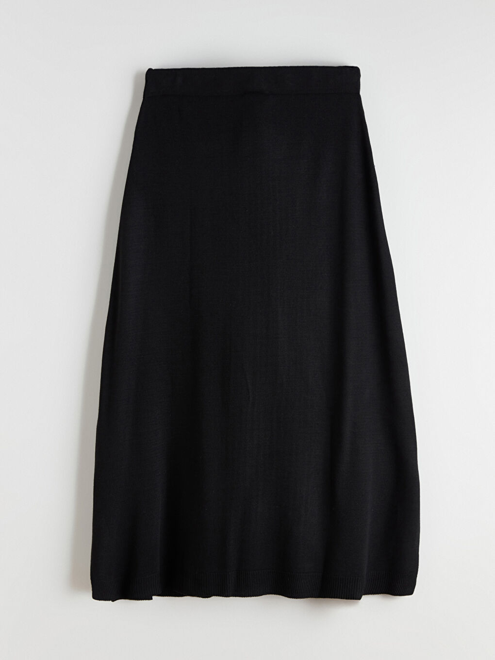 Siyah Beli Lastikli Kendinden Desenli Triko Etek-5