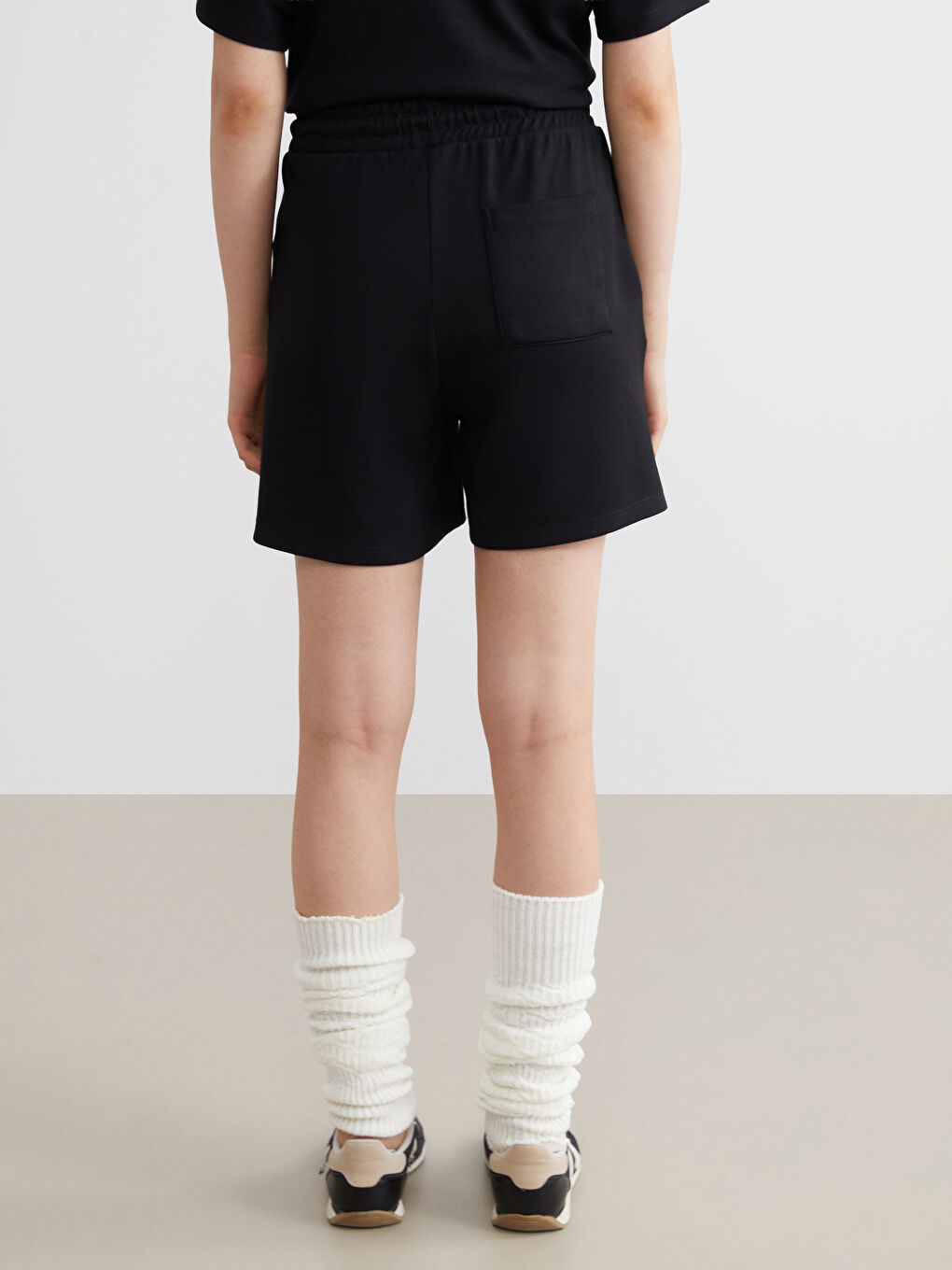 Siyah Beli Lastikli Kadın Şort-6