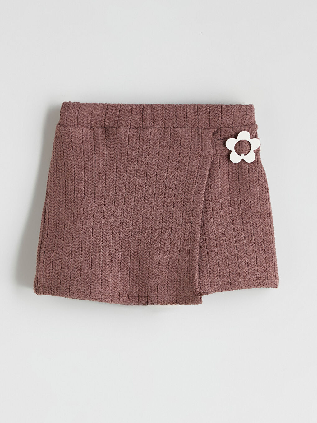 شورت خارجي بني فتاة