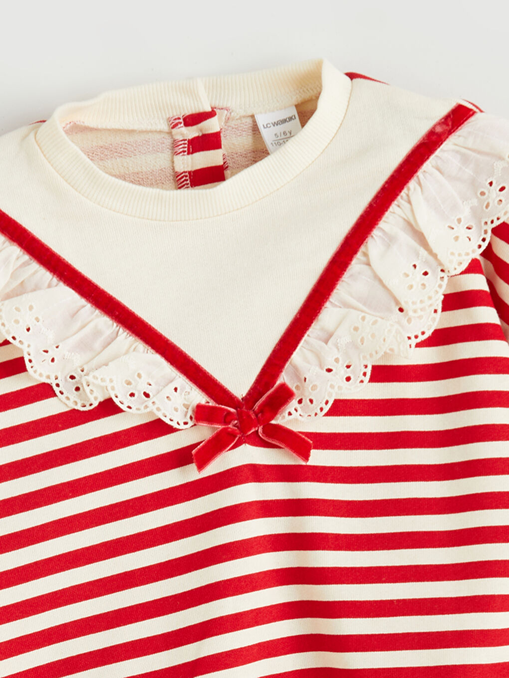 LCW Kids سویشەرت و پانتۆڵی خەتخەتی یه‌خه‌ خڕ بۆ کچان - سێتی ٢ پارچە -W5IE47Z1-E48
