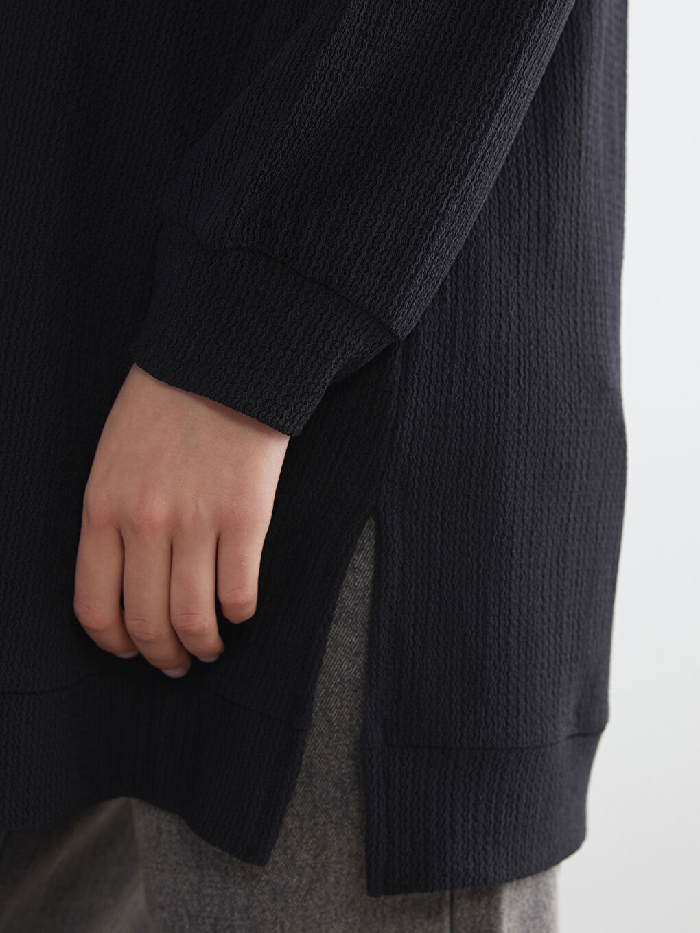 Siyah Bisiklet Yaka Dokulu Kadın Tunik-2