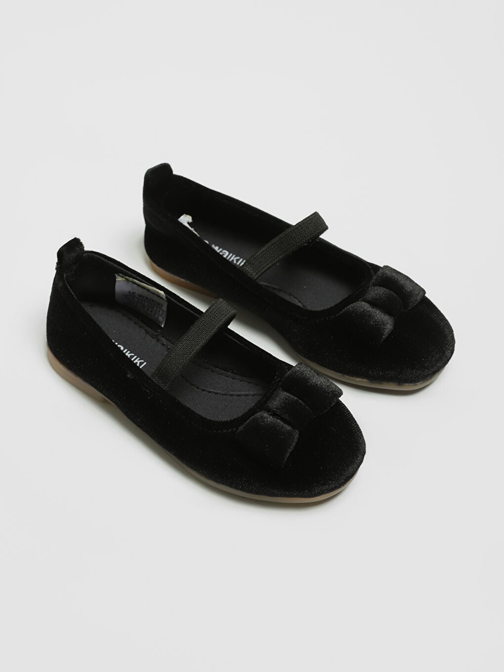 حذاء مسطح للبنات بتفاصيل فيونكة