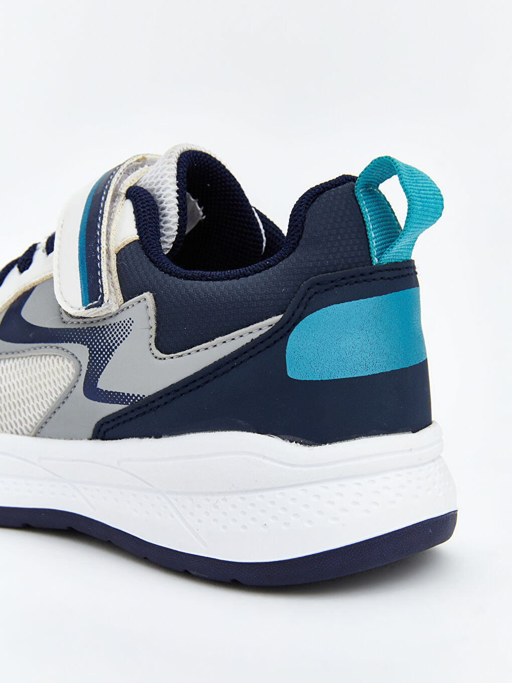 سنيكرز للأولاد الرضع بأربطة وجزمة بشريط لاصق-4