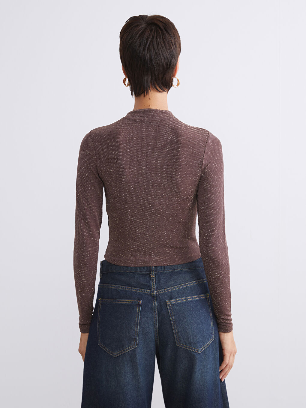 ქალი ყავისფერი ბოდე-3