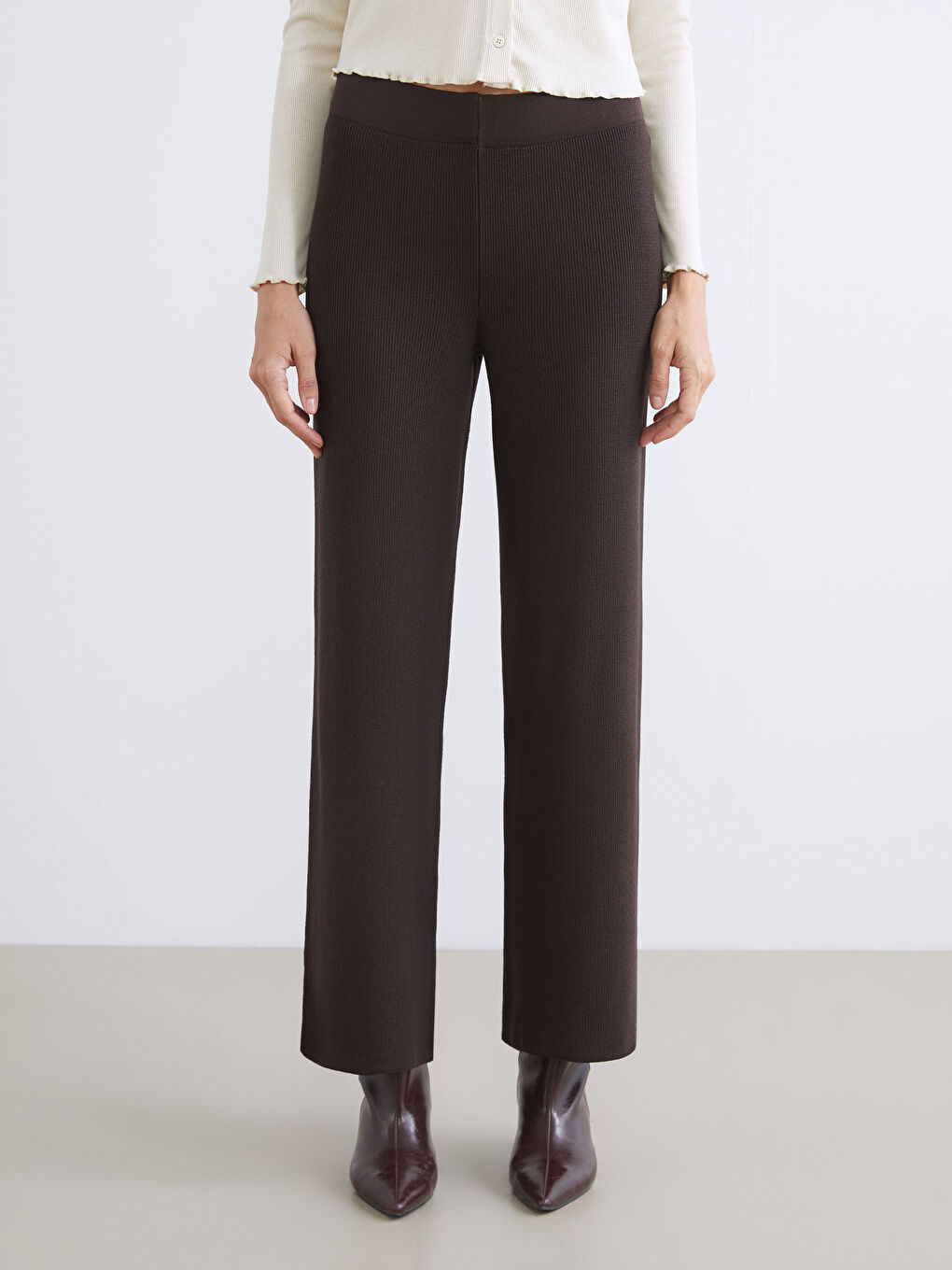 Kahverengi Beli Lastikli Geniş Paça Kadın Triko Pantolon-1