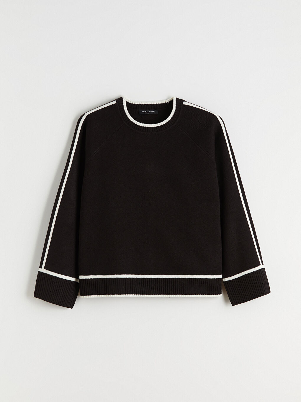 Džemper za Žene sa Okruglim Izrezom i Detaljima Pruga od Trikotaže-4