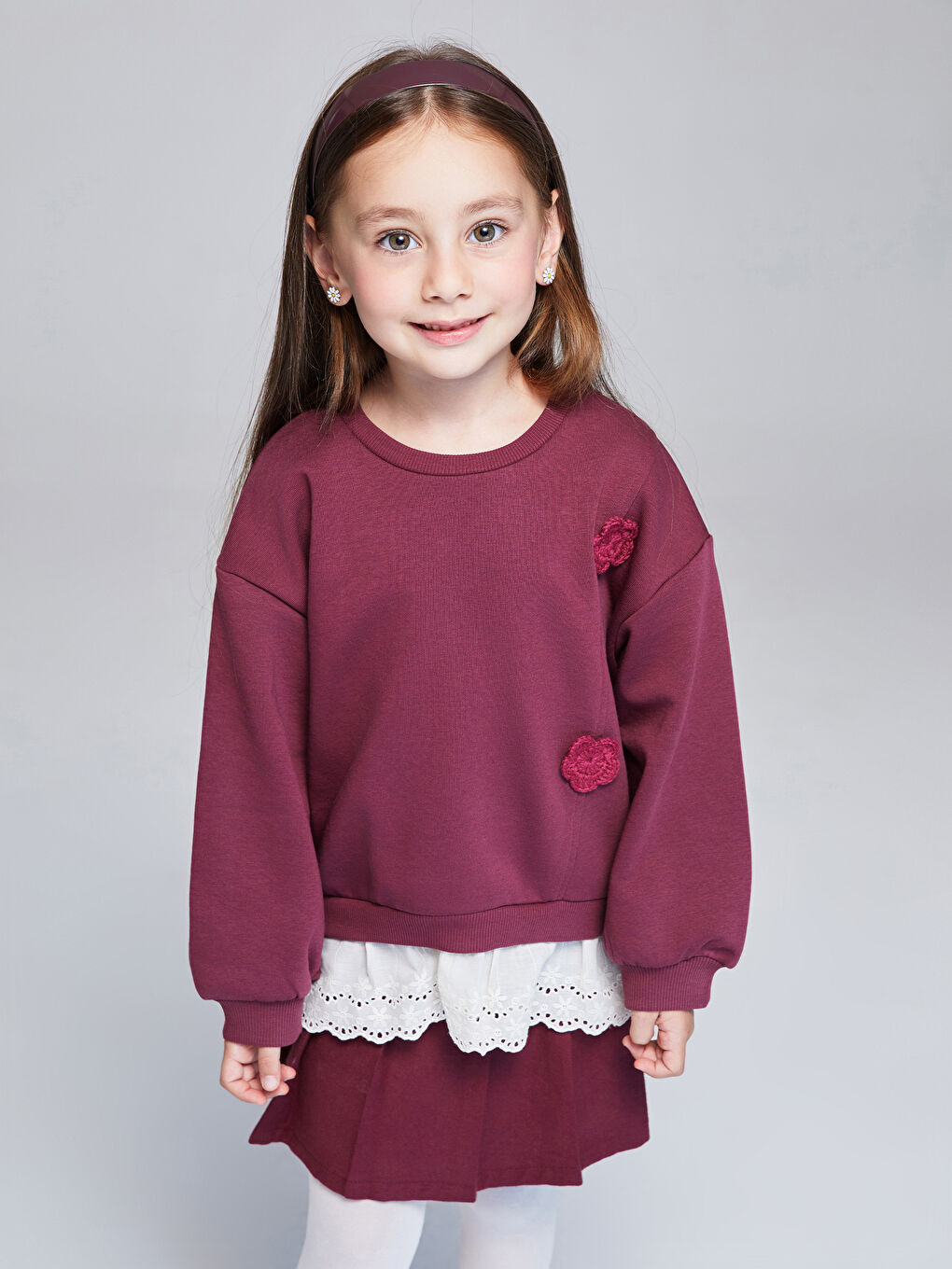 Crew Neck Flower Appliqued Girls' Sweatshirt