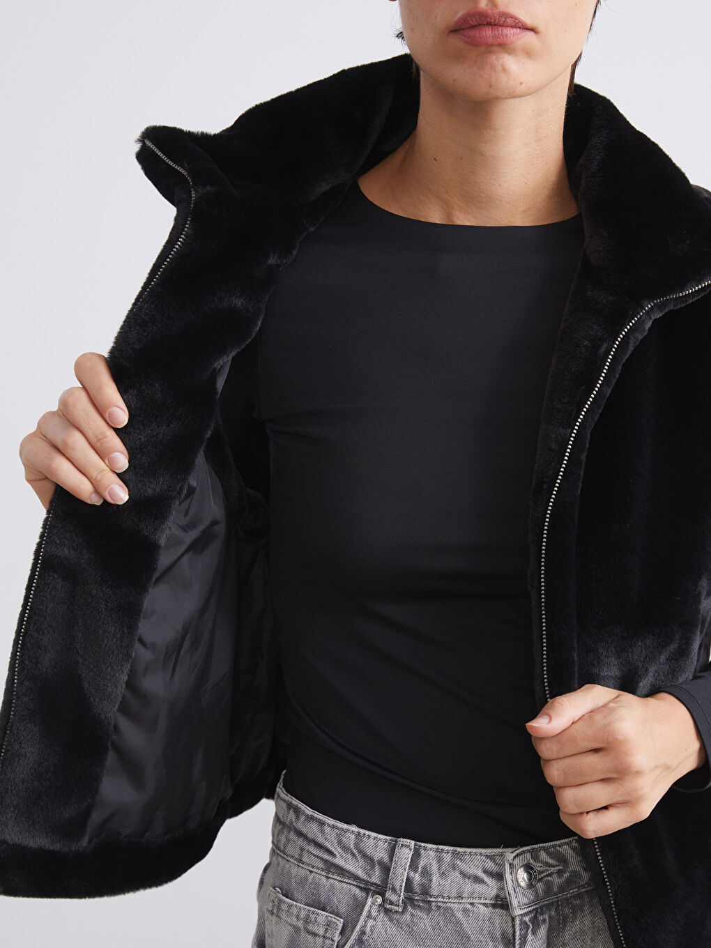 Siyah Dik Yaka Kadın Kürk Yelek-3