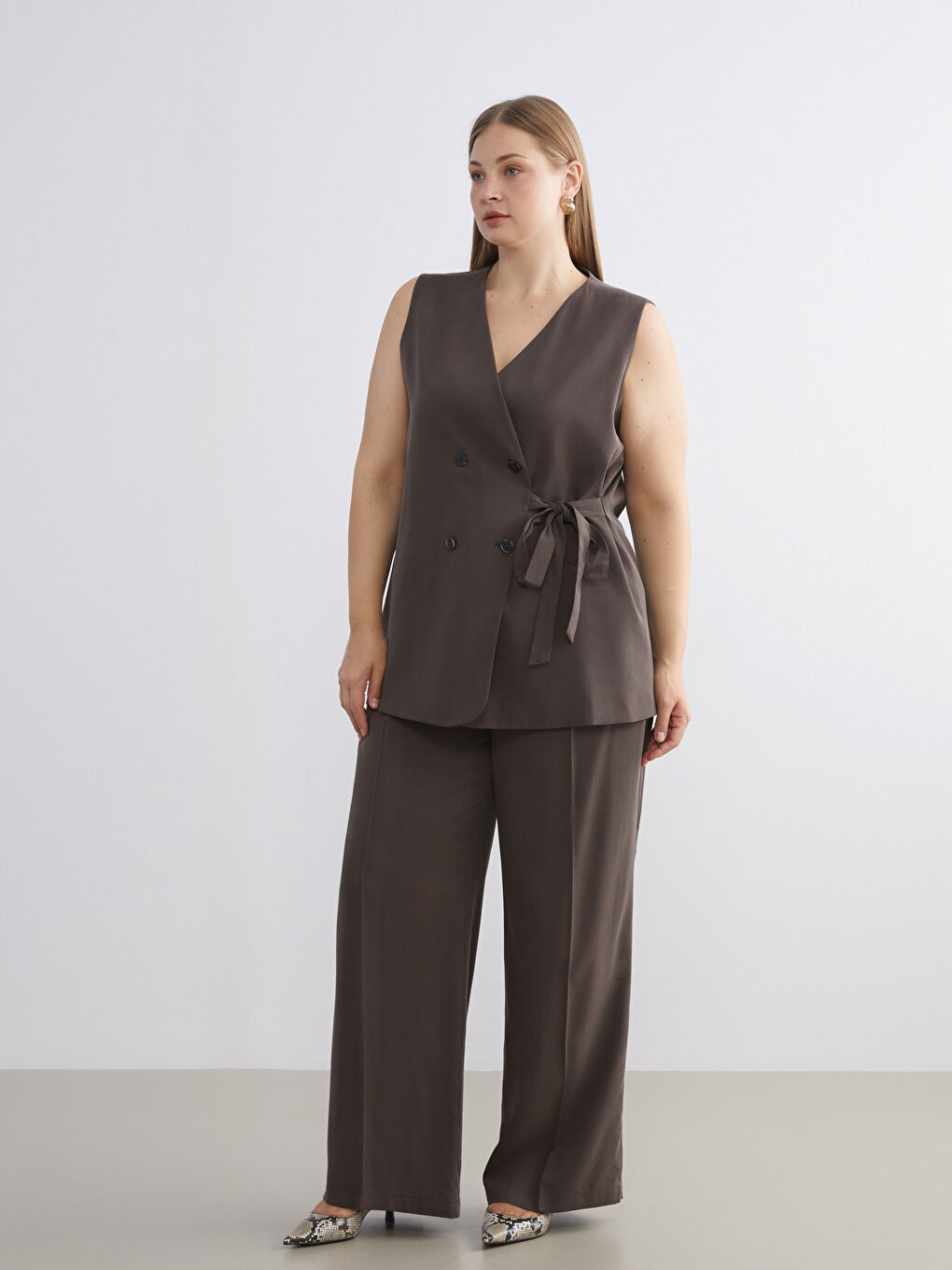 Kahverengi V Yaka Kadın Klasik Yelek-5