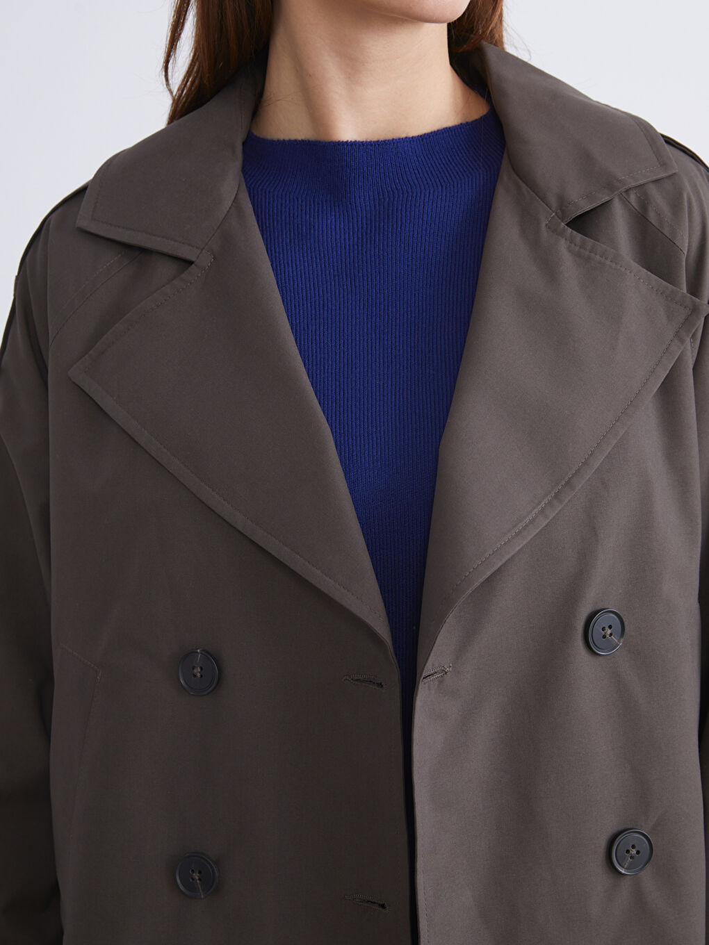 Kahverengi Kruvaze Yaka Oversize Kadın Trençkot-3