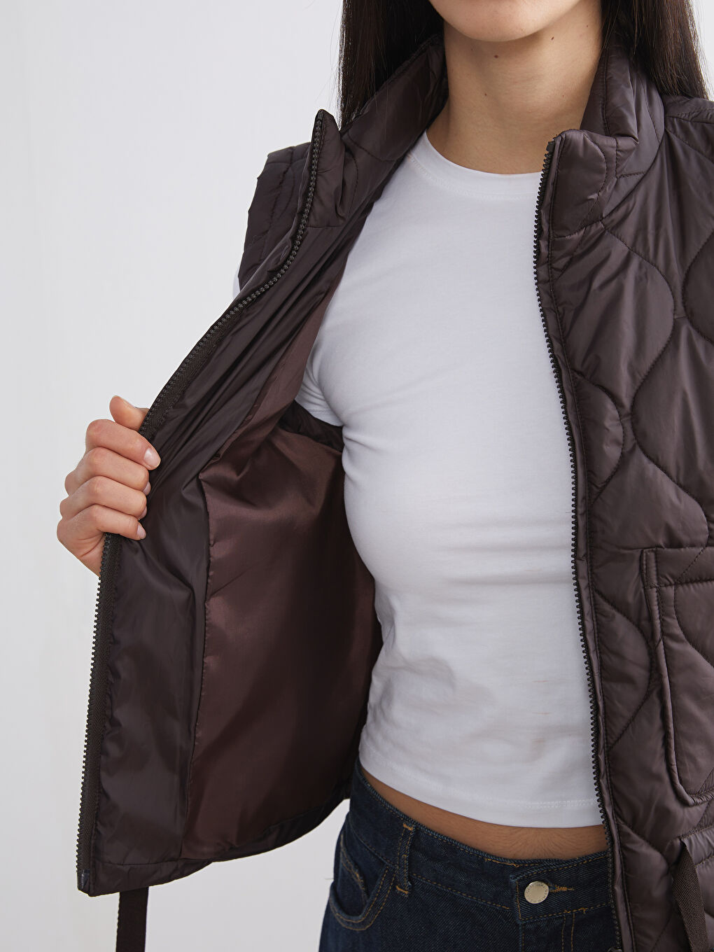 Kahverengi Dik Yaka Kapitone Oversize Kadın Şişme Yelek-3