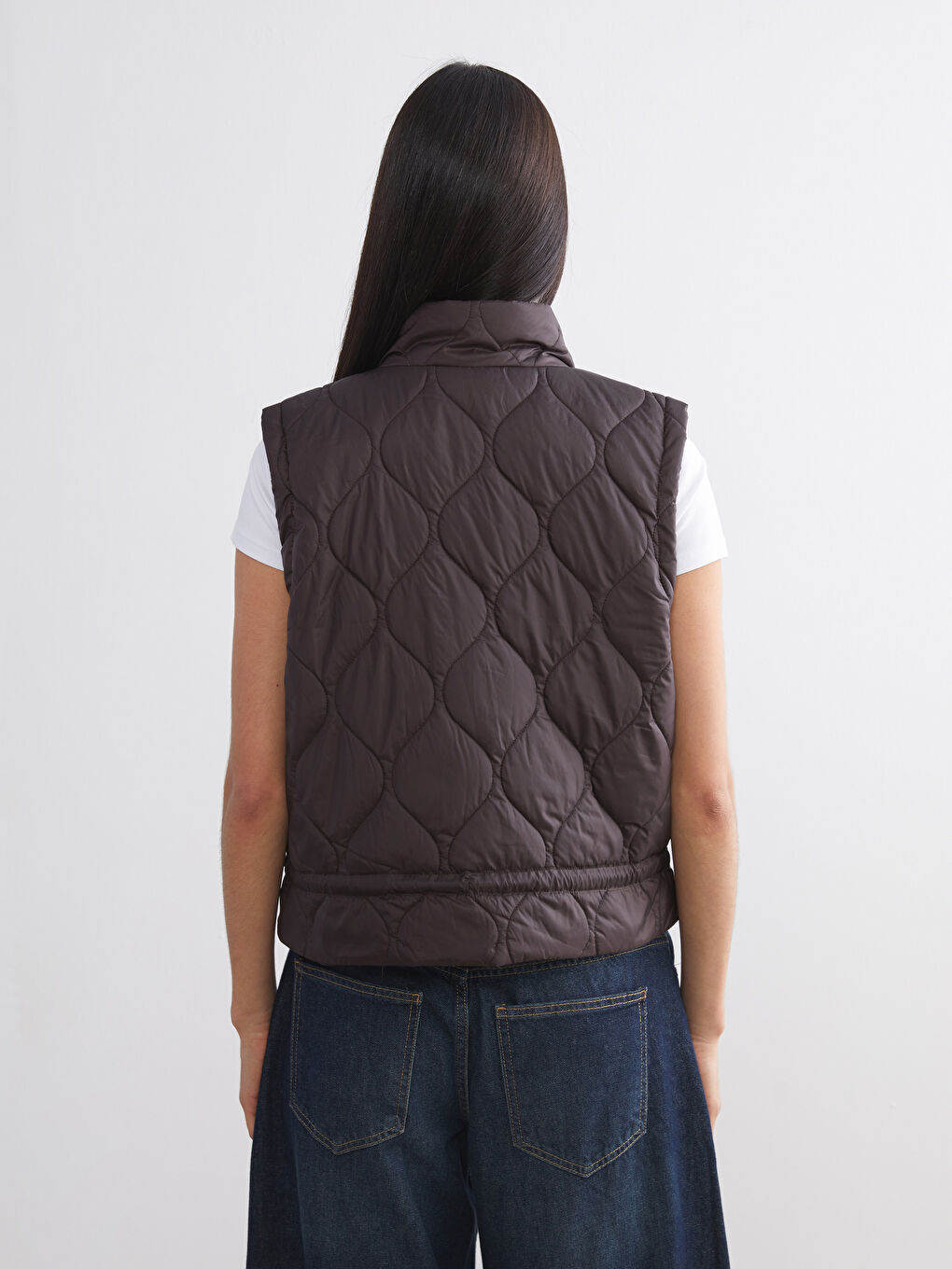 Kahverengi Dik Yaka Kapitone Oversize Kadın Şişme Yelek-4