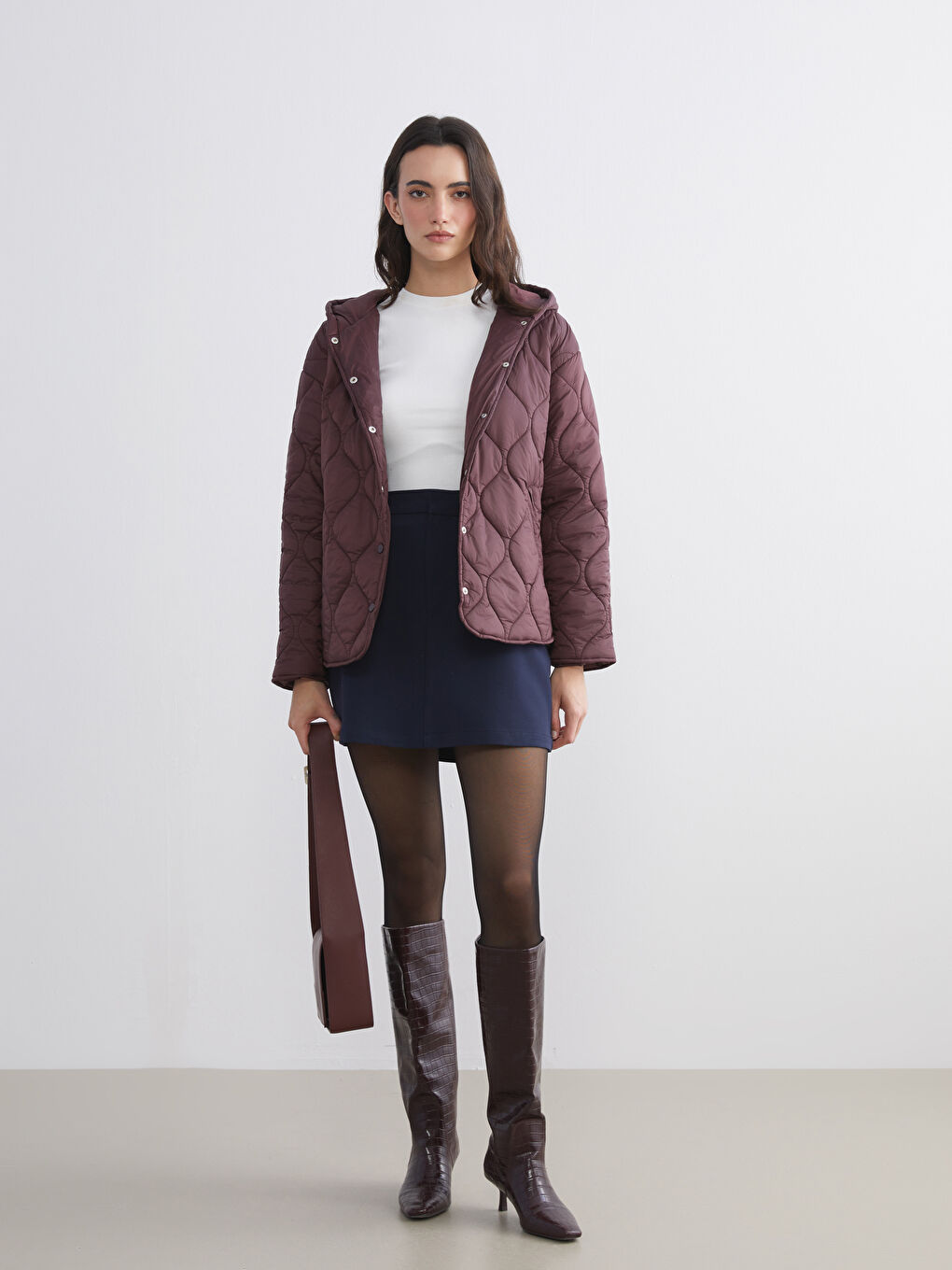 Bordo Kapüşonlu Kapitone Kadın Şişme Mont-1