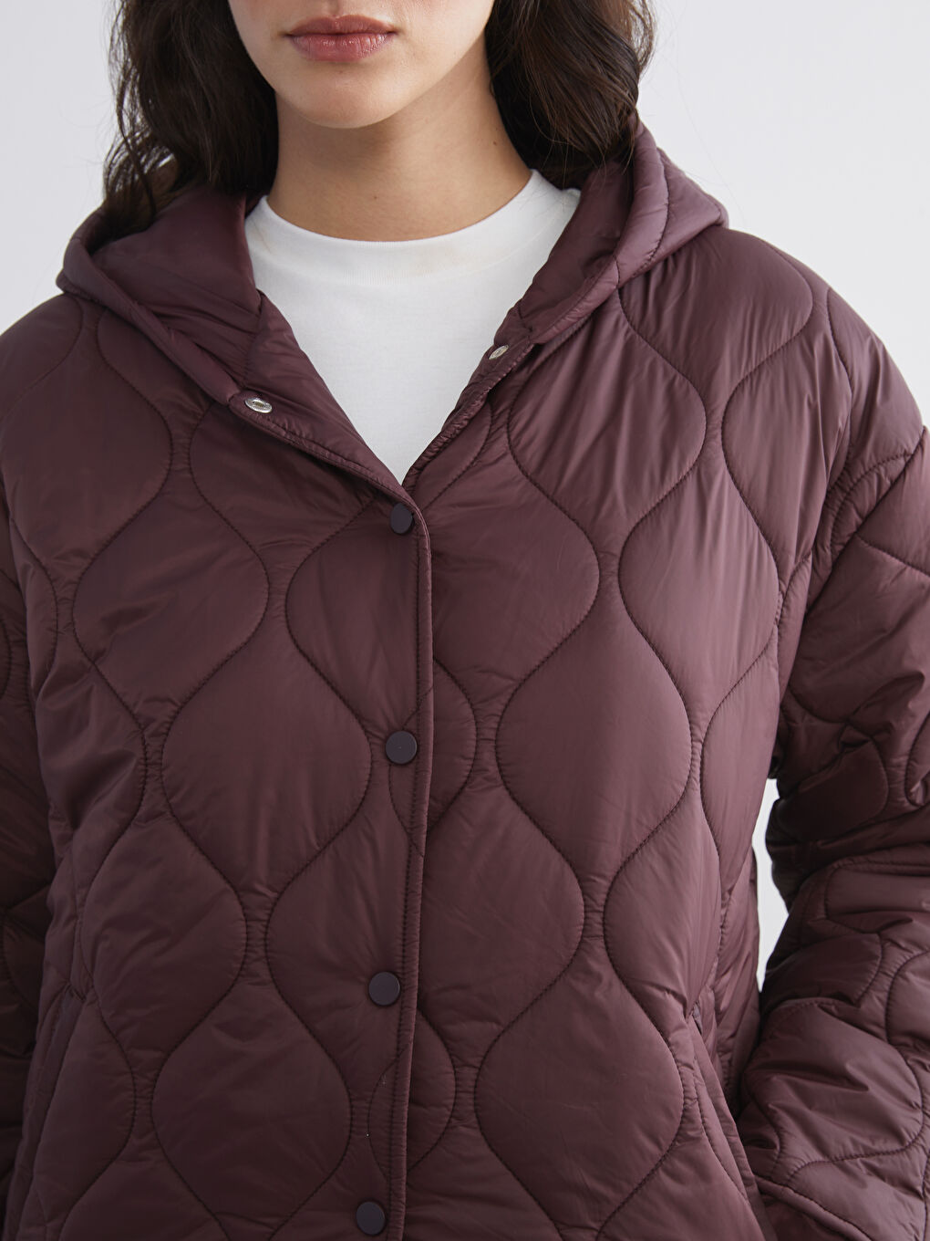 Bordo Kapüşonlu Kapitone Kadın Şişme Mont-2