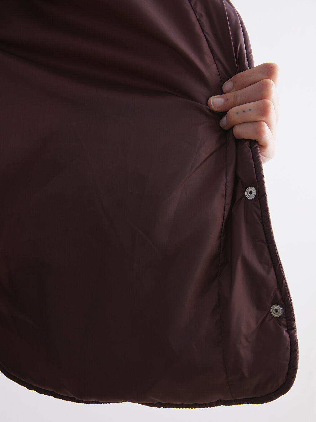 Bordo Kapüşonlu Kapitone Kadın Şişme Mont-3