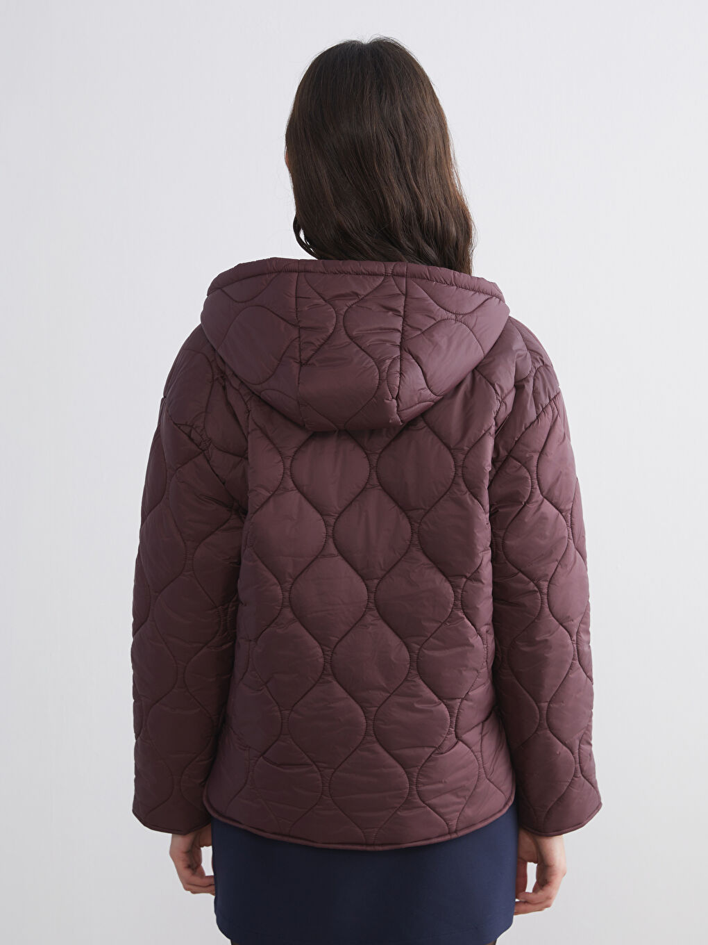 Bordo Kapüşonlu Kapitone Kadın Şişme Mont-4