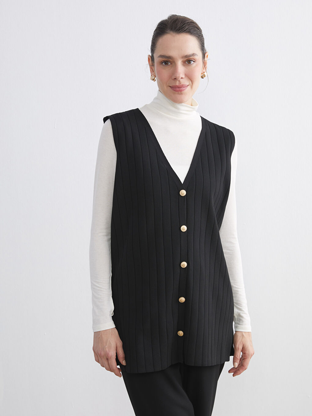 Siyah V Yaka Kadın Triko Yelek