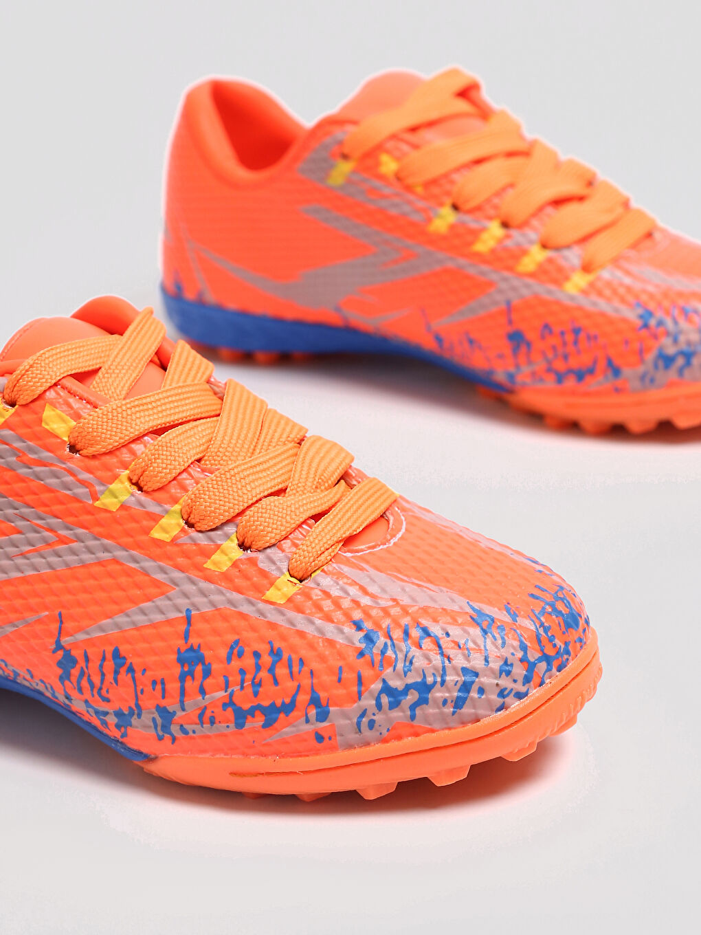 Laced Boys' Soccer Shoes-2