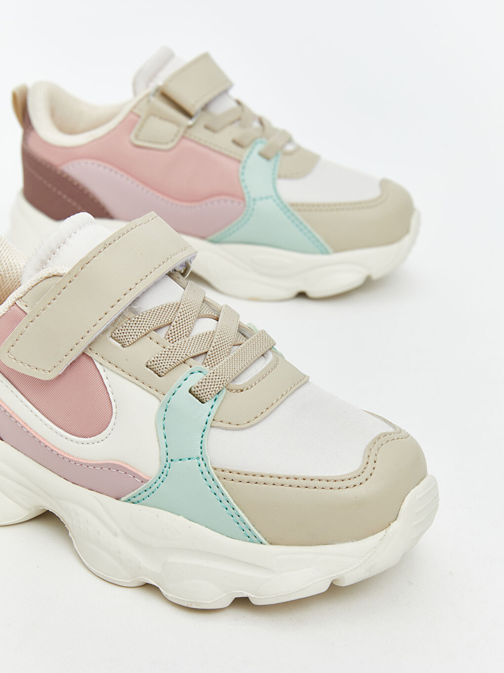 Bej Bağcık ve Cırt Cırtlı Kız Çocuk Spor Ayakkabı-2