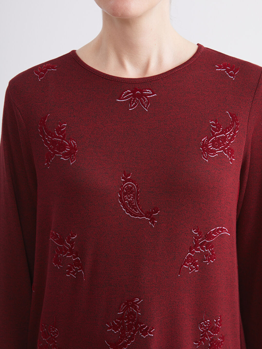 Ženska majica sa okruglim izrezom i dezenom-2