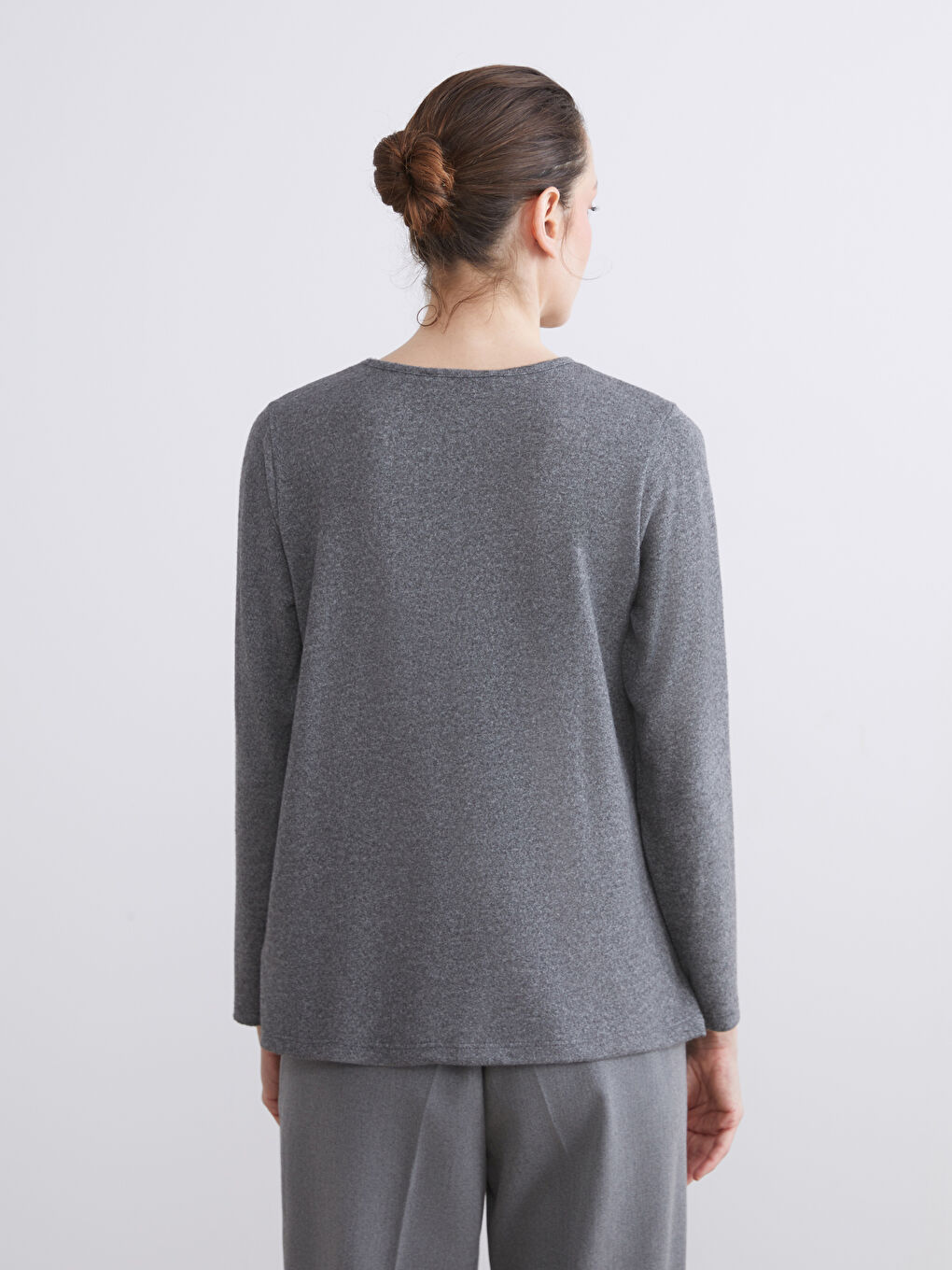 Antrasit Bisiklet Yaka Desenli Kadın Tişört-3