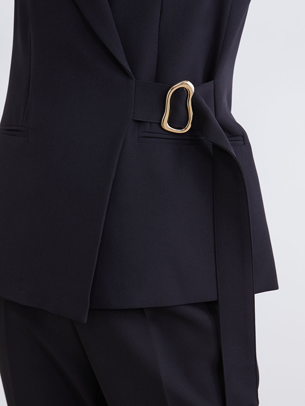 Siyah Kruvaze Yaka Kadın Klasik Yelek-3