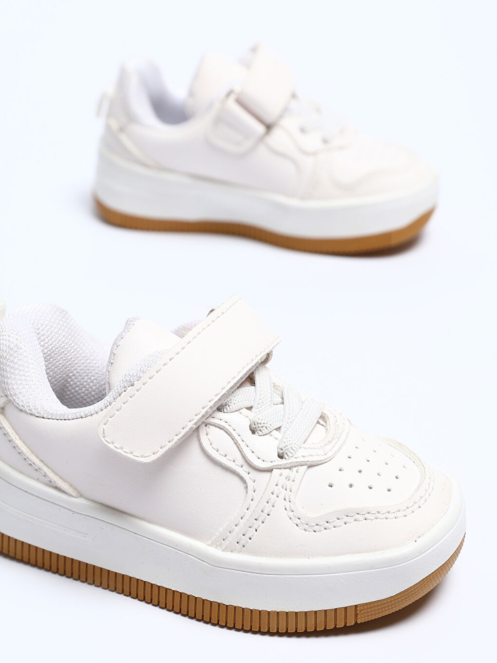 سنيكرز للأولاد الرضع بشريط لاصق-2