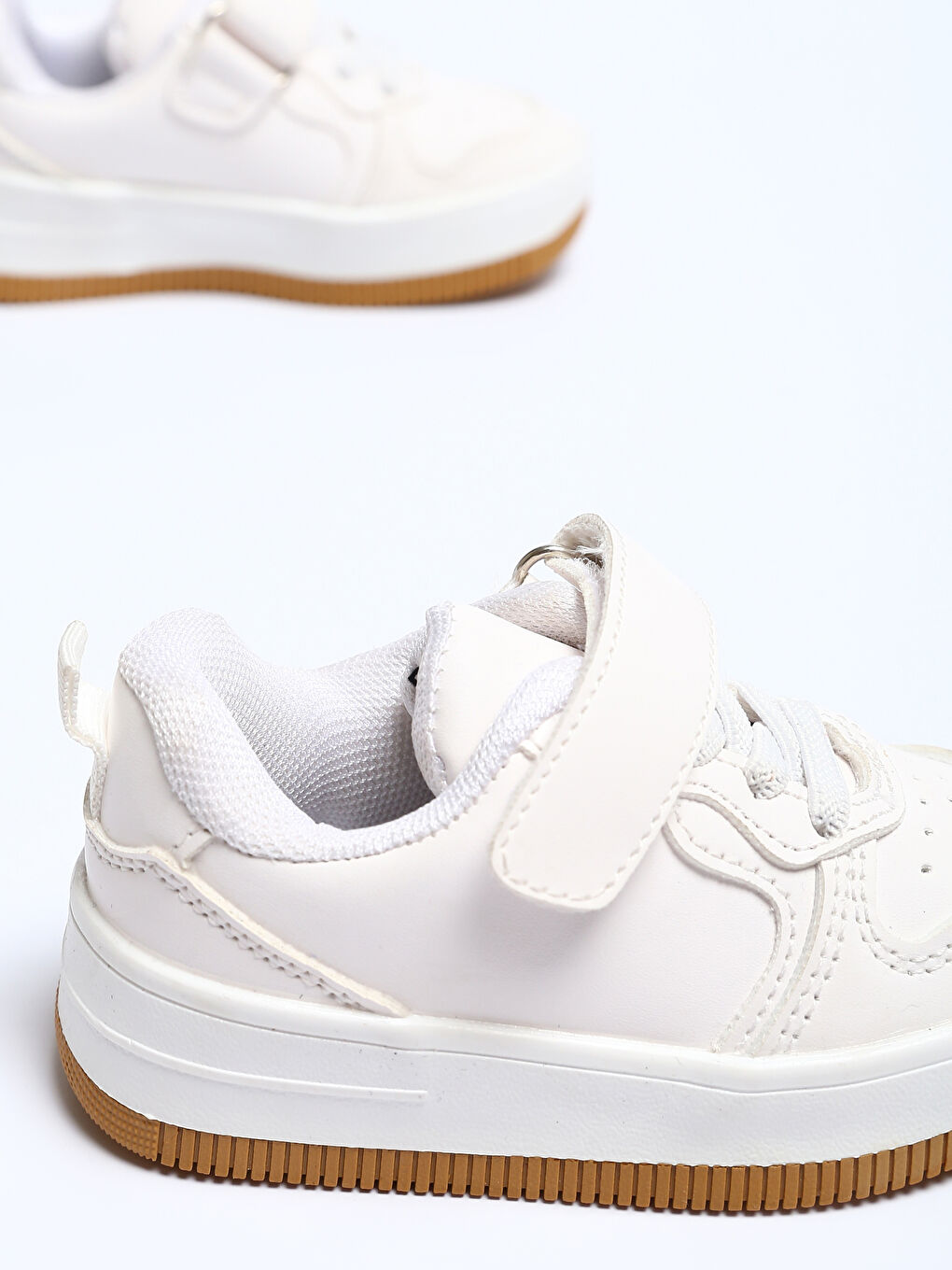 سنيكرز للأولاد الرضع بشريط لاصق-3