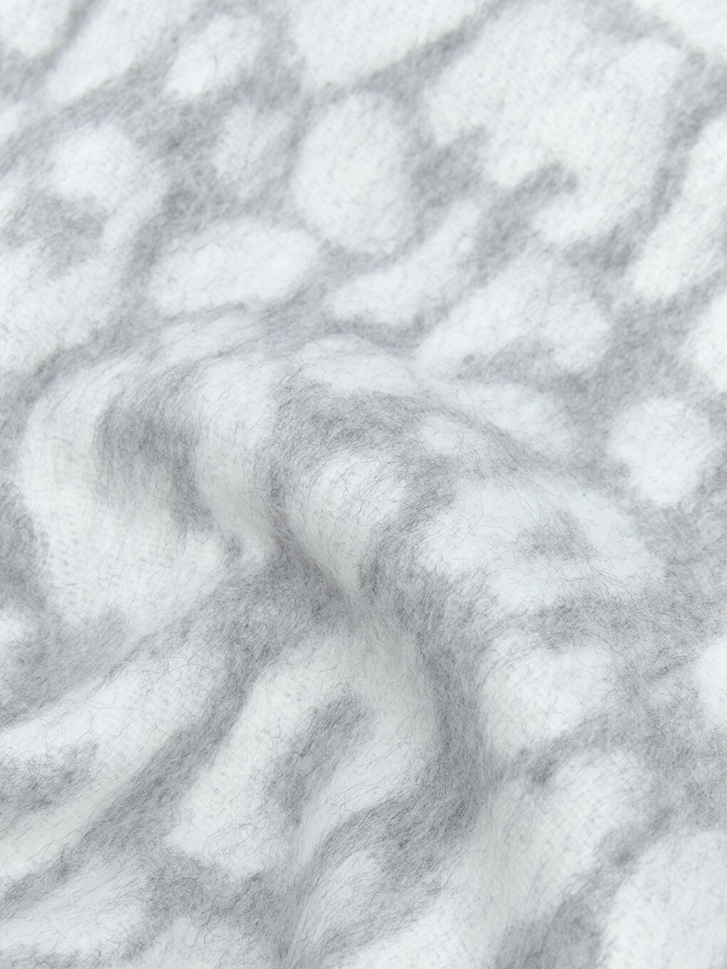 Bej Desenli Püsküllü Kadın Atkı-2