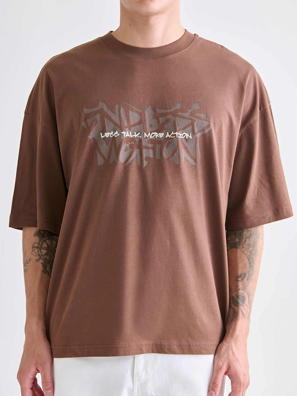 Kahverengi Bisiklet Yaka Baskılı Penye Erkek Tişört-2