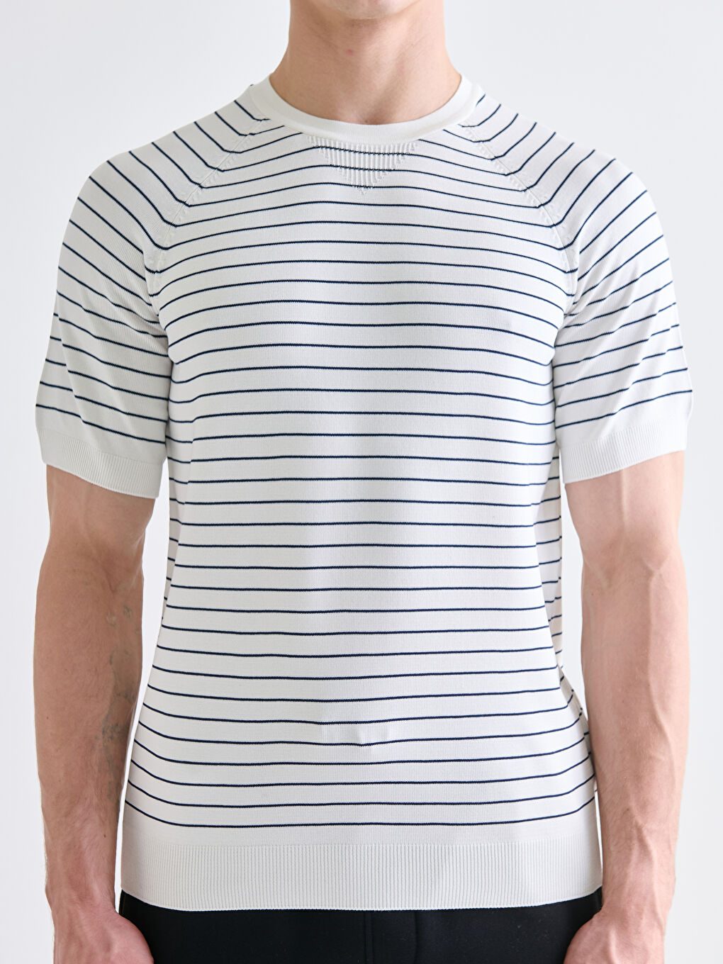 Crew Neck Short Sleeve Striped Men's Knitwear Sweater-2