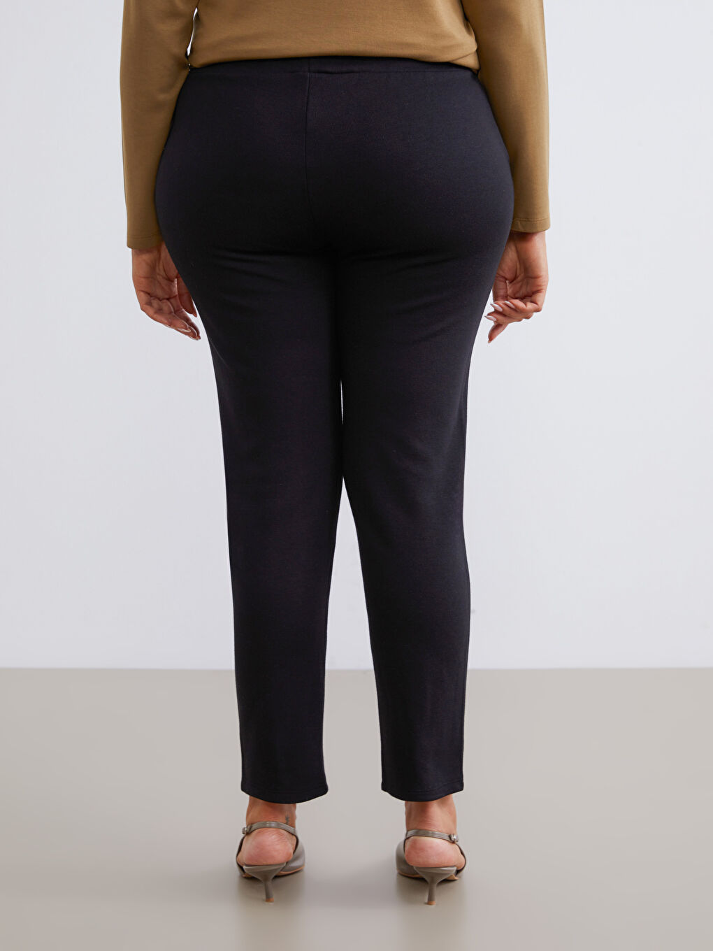 Plus Size Elastic Waist Women's Trousers-3