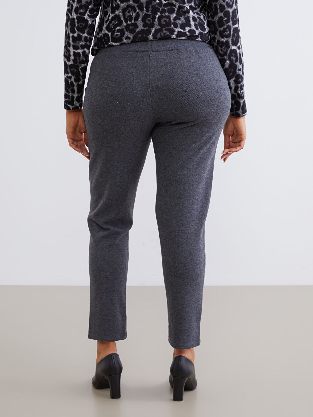 Plus Size Elastic Waist Women's Trousers-3