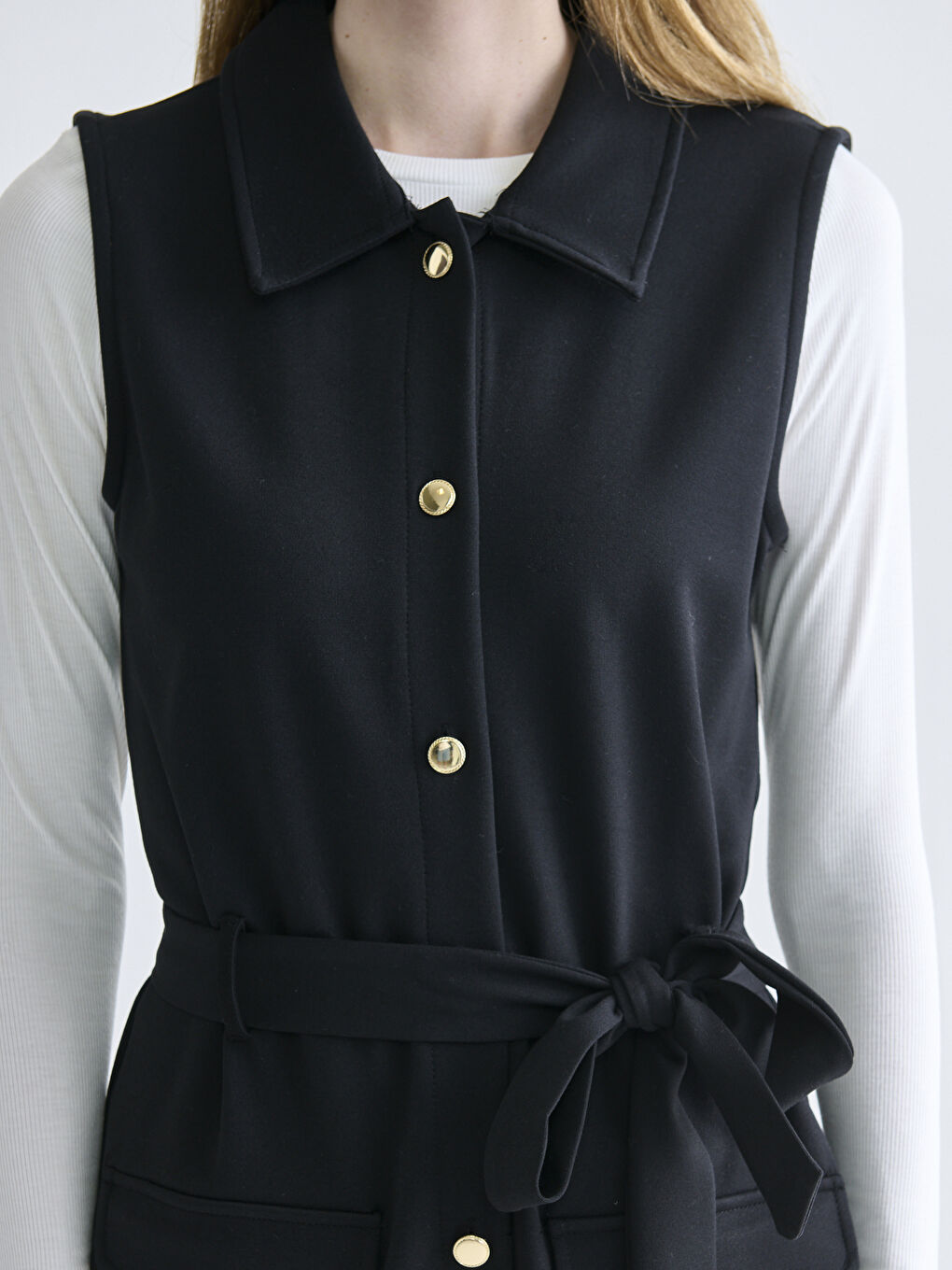 Siyah Gömlek Yaka Kadın Yelek-3