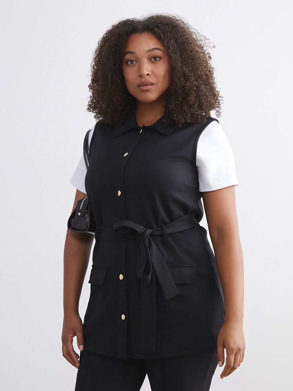 Siyah Gömlek Yaka Kadın Yelek-1