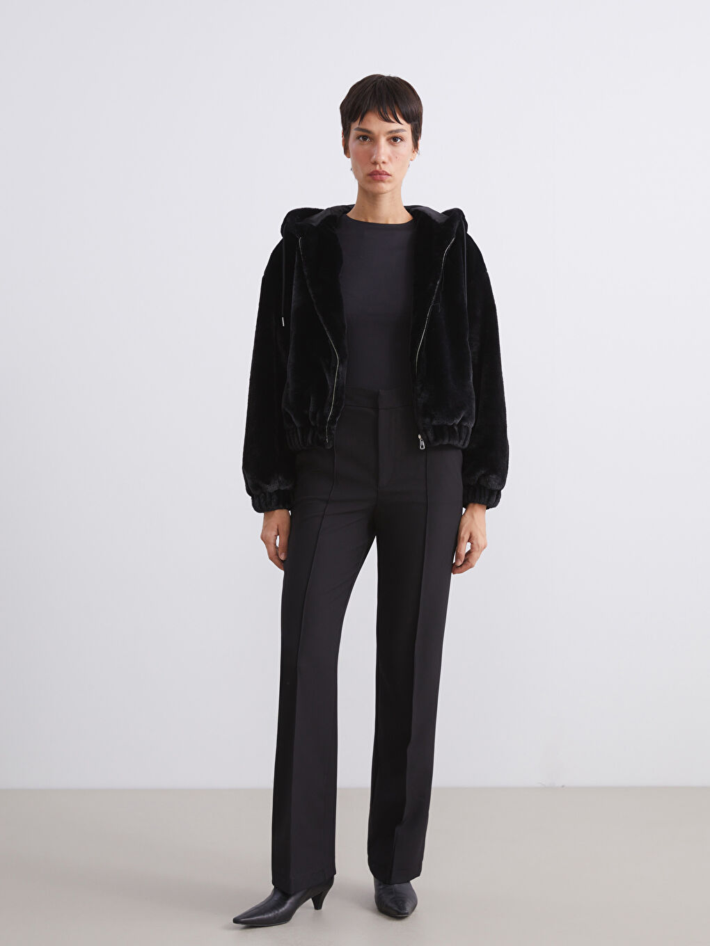 Kapüşonlu Kadın Mont-1