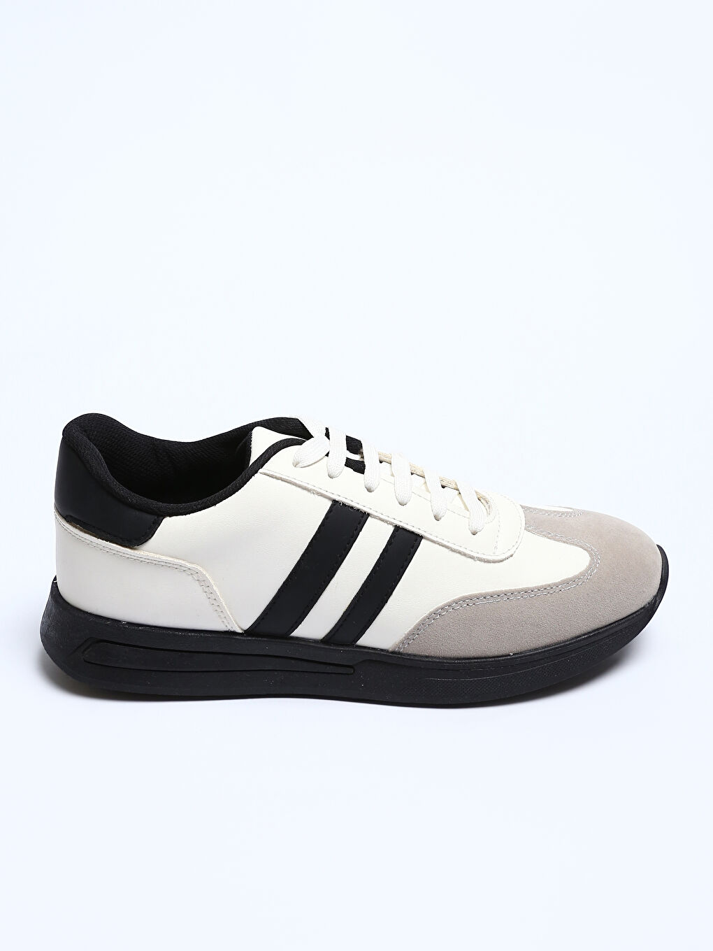 حذاء رياضي بأربطة للرجال-1