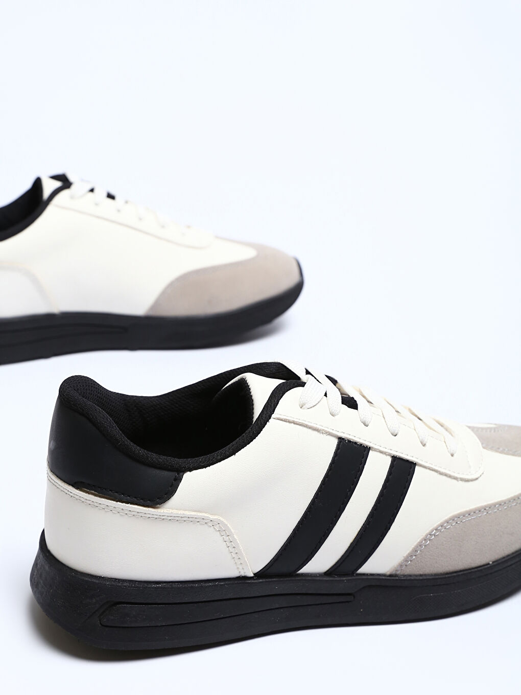 حذاء رياضي بأربطة للرجال-3