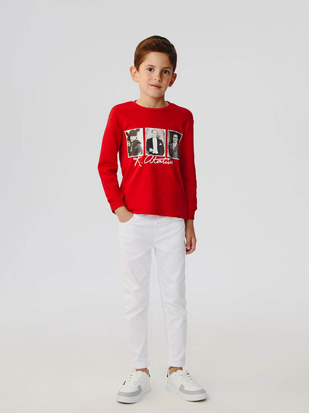 Kırmızı Bisiklet Yaka Atatürk Baskılı Erkek Çocuk Tişört-1