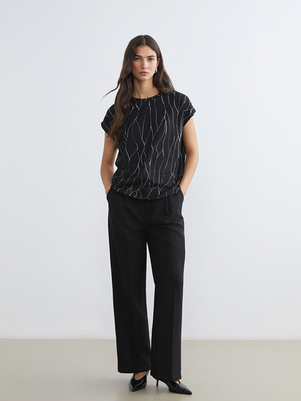 Siyah Beli Lastikli Kadın Pileli Pantolon