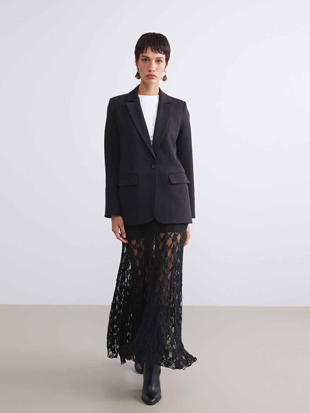 Siyah Beli Lastikli Dantelli Fırfırlı Etek