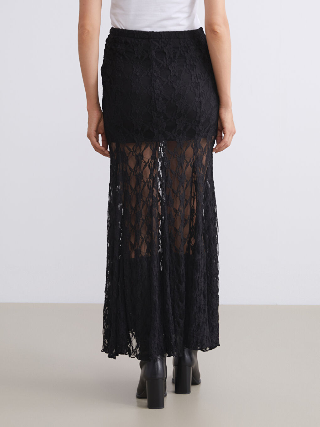 Siyah Beli Lastikli Dantelli Fırfırlı Etek-3