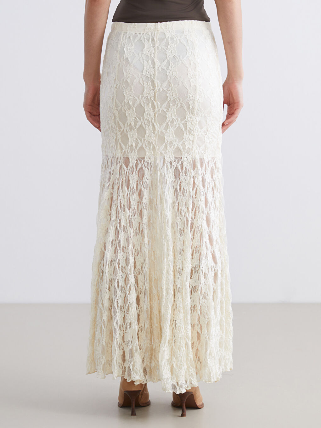 Ekru Beli Lastikli Dantelli Fırfırlı Etek-3