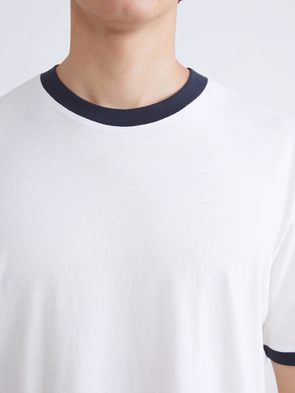 Ekru Bisiklet Yaka Penye Erkek Tişört-2